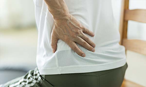 腰痛・足の痺れ症状